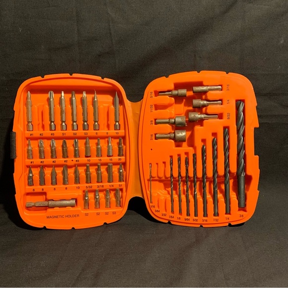 BLACK & DECKER Screw Driving Incomplete Bit Case Set - Picture 2 of 5